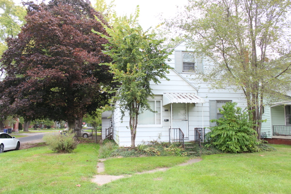 722 N. Byrne Rd.